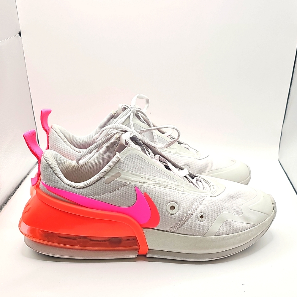 Nike Air Max Sz 7 Sneakers in White Orange And Pink Cushioned 108